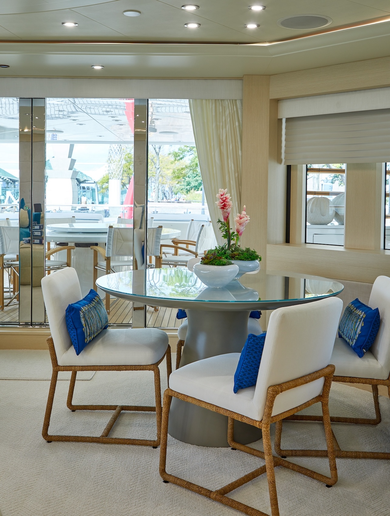 Round Dining Table Yacht Design