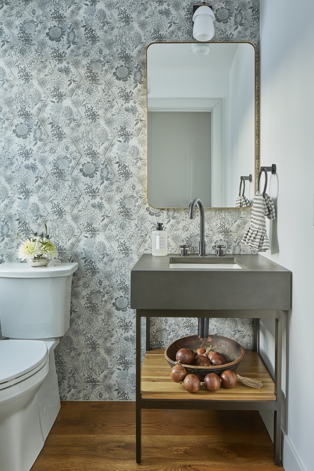 Wallpaper Powder Room White Blue