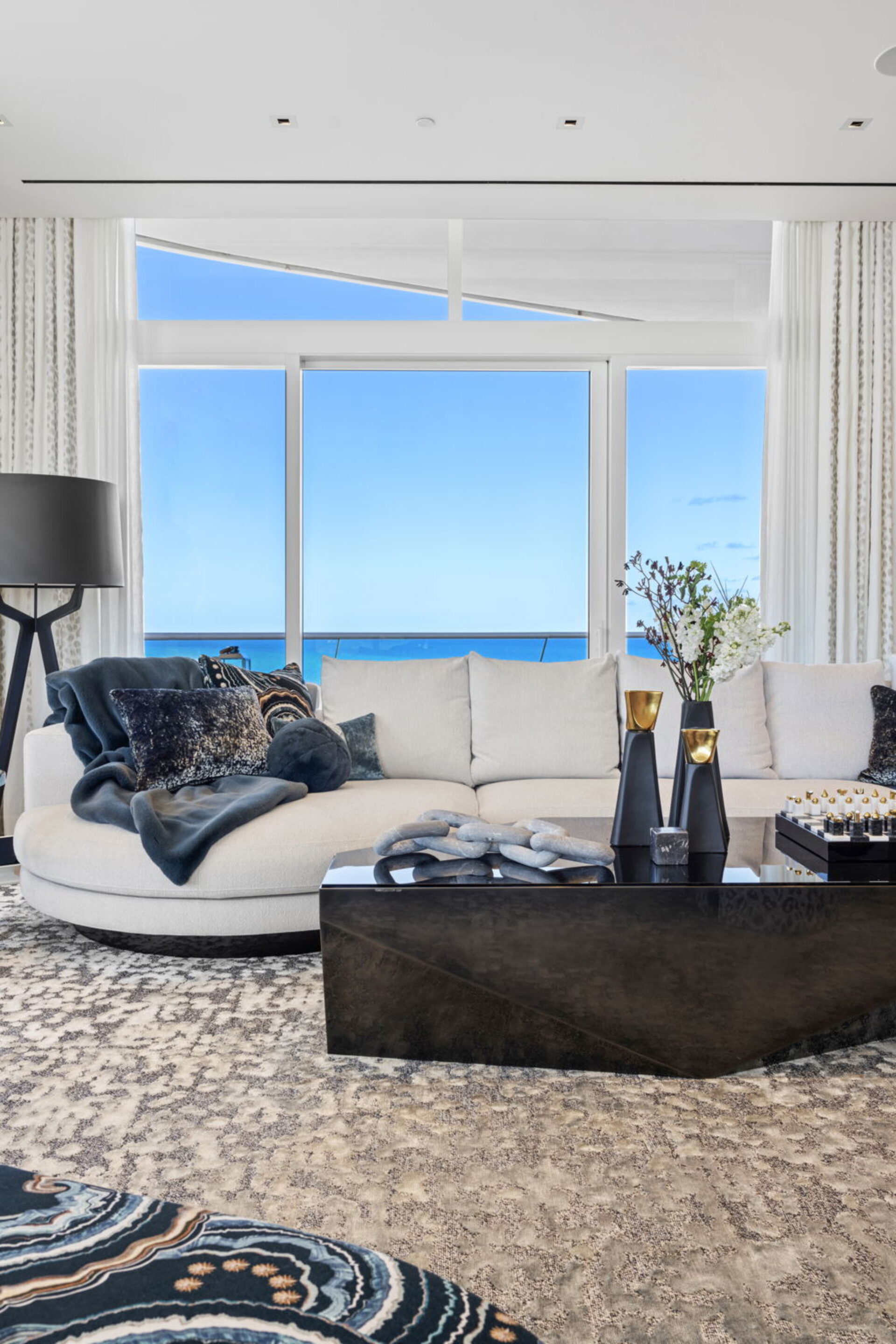 White Modern Sofa Black Coffee Table